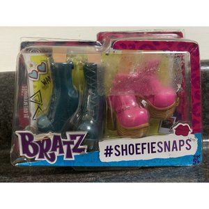 Bratz #Shoefie Snaps 2 Pack ShoefieSnaps boots Shoes #Lovemyboots Pink Green